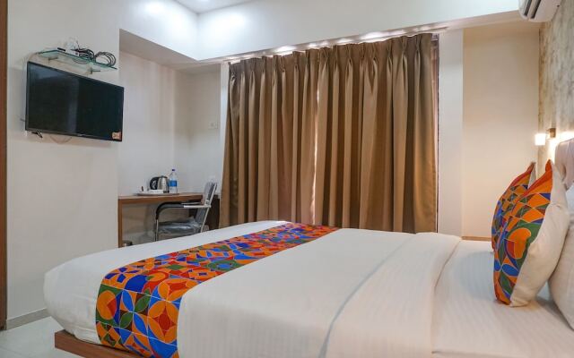 Fabhotel Emersion Residency