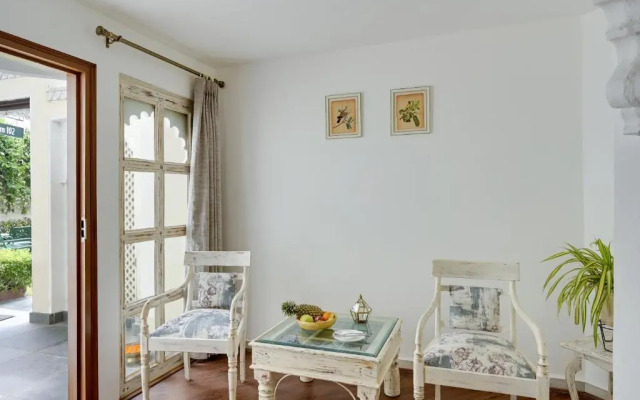 Swaroop Vilas - Lake Facing Boutique Hotel