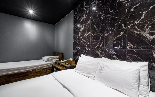 Ansan Walkers Hotel by Cozy