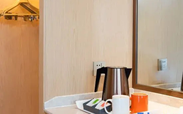 Vienna Hotel(Xincheng International Store)