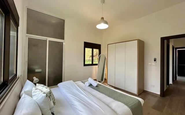 Vista 2-Bedroom Apartment in Batroun