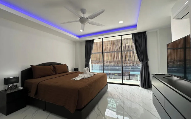 Stunning Beachfront View Luxurious Apt 2