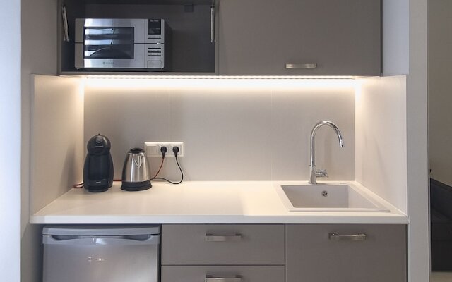 Athenian Neoclassical under the Acropolis