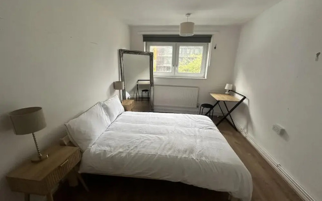 Fab Excel London Flat, Warm Cosy Liz Line