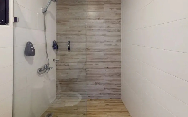 Luxury Condo 1 Br Pool Excellent Location