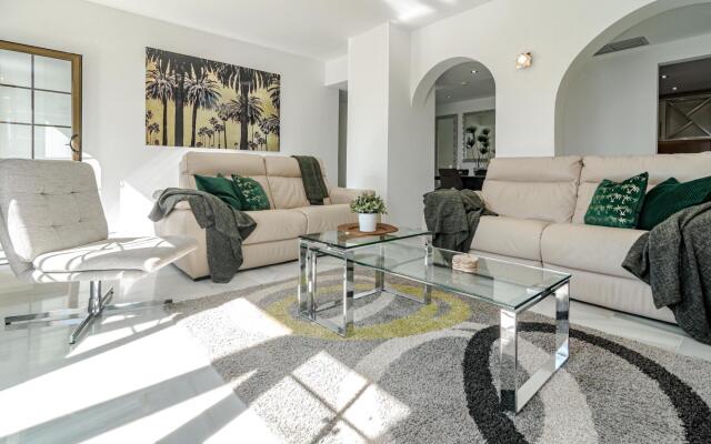 AB4 - vacation home, Marbella by Roomservices