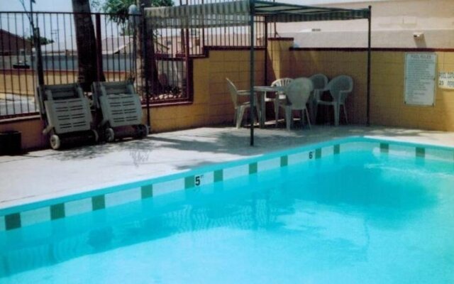 RegaLodge Motel