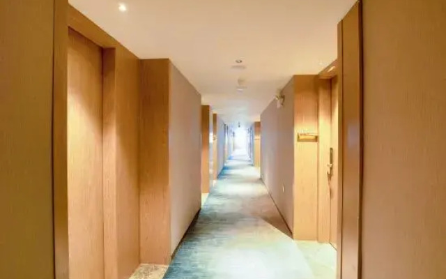 Blueprint Cloud Hotel (Shenzhen Longcheng Plaza subway station store)