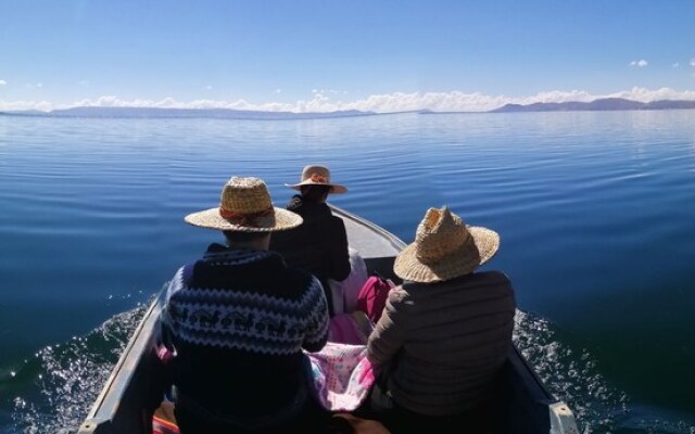 Uros Titicaca khantaniwa Lodge