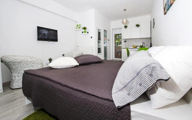 Studio Apartment White