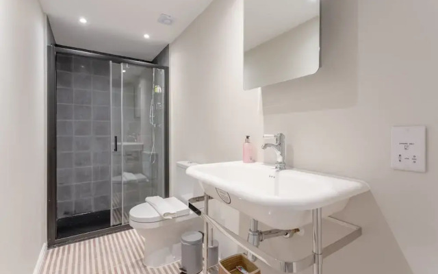 Spacious 1 Bedroom Flat With Garden