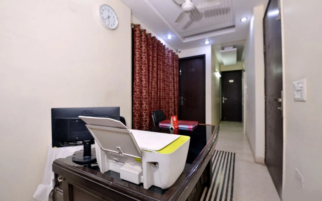 OYO 466 Hotel Lotus B&B