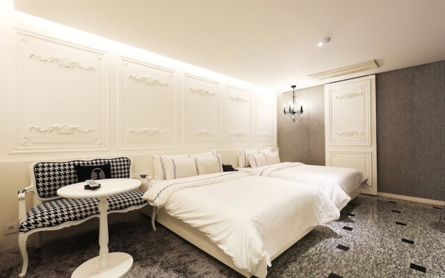 Iksan Mary Hotel