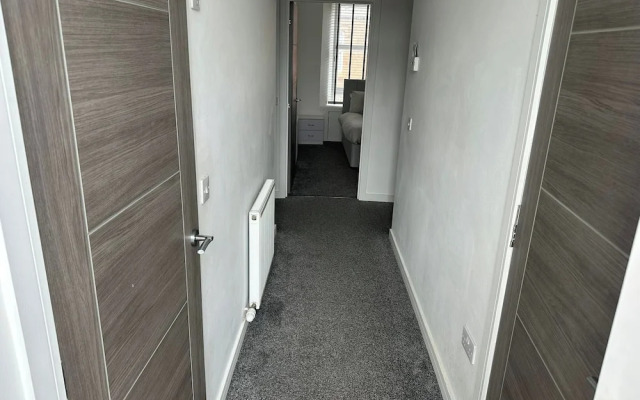 Central 3-bed Seaside Apartment - Sleeps 5