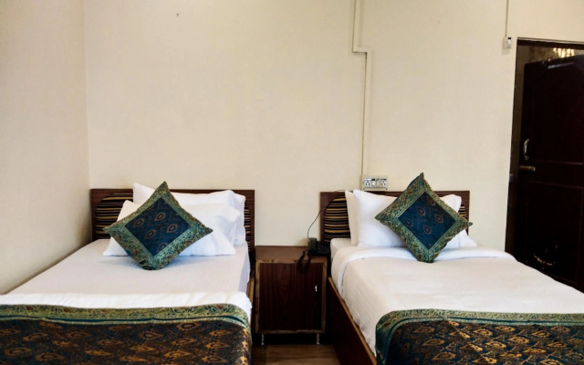 Palace on steps – Guest Rooms – Varanasi
