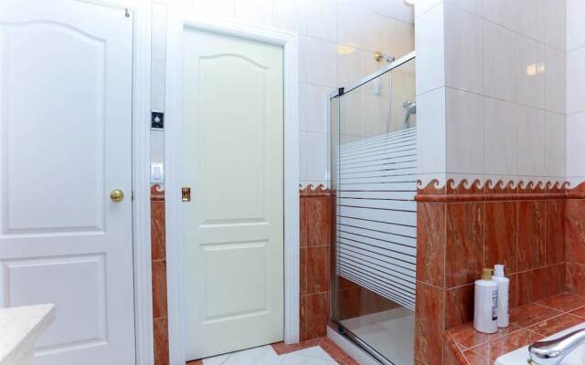 Grand Spacious Suite near YVR by Elevate Rooms