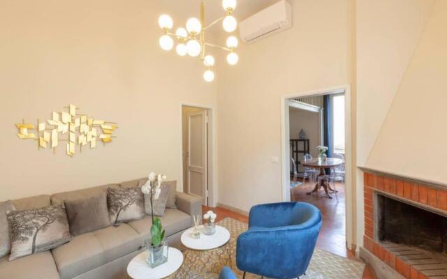 Santa Croce. Quiet, large and luminous loft