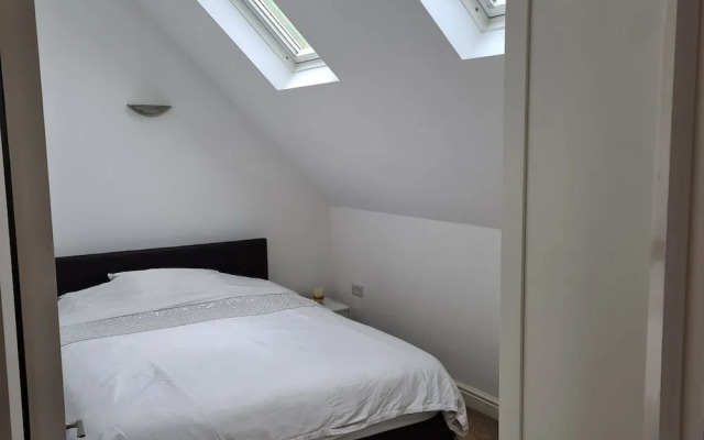 2-bed Loft Apartment for 5ppl With Private Parking