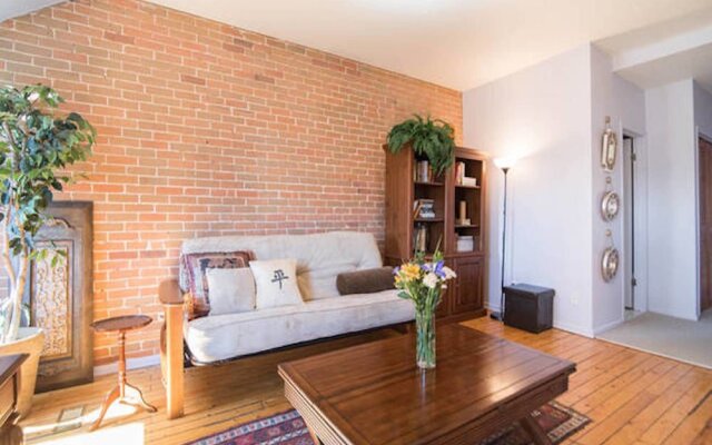 LM Stays - 142 James Street Loft