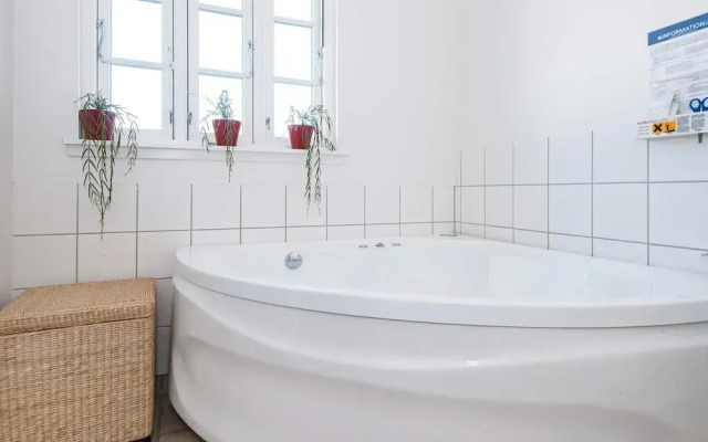 8 Person Holiday Home in Aabenraa-by Traum