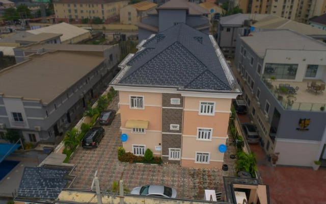 Nansource Luxury 3 bedroom Apartment