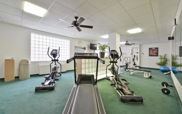 Genetti Hotel, SureStay Collection by Best Western