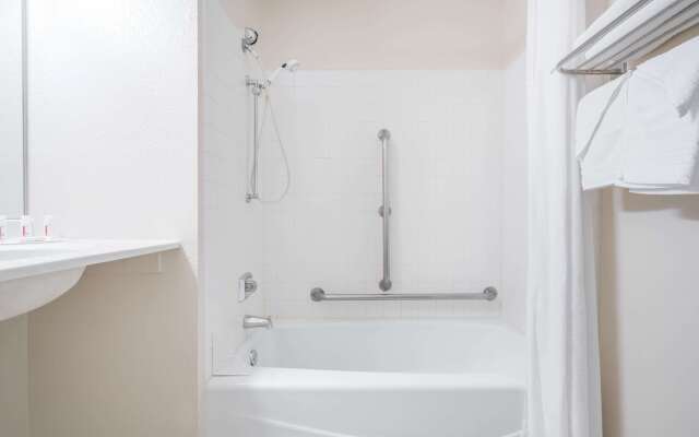 Super 8 by Wyndham Baxter/Brainerd Area