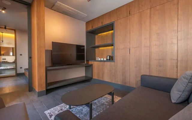 Red Rock Hotel & Suites By Selseve