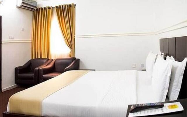 Bjorne Suites