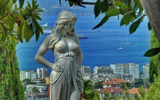 Cannes hills exclusive area fits 20