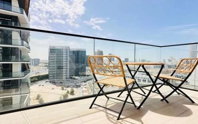 OYO 1287 Home Fully Furnished 1Bed At JVC