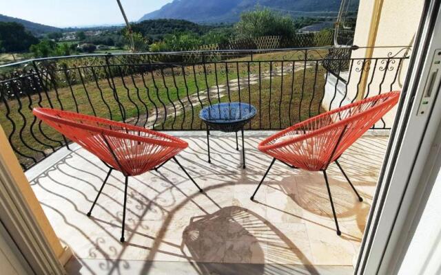 ILEKTRA Apartments Blue & Red