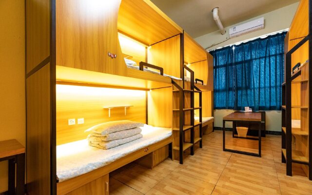 Chengdu Dreams Travel International Youth Hostel