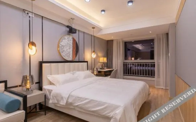 The Romantic hotel(Daminghu store, Jinan)