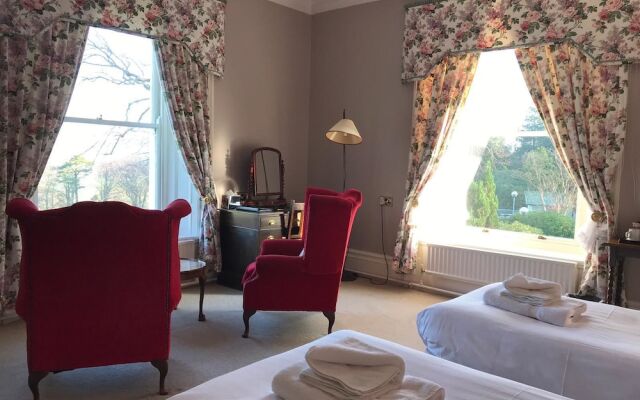 Conrah Hotel