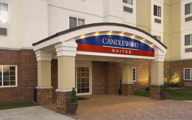 Sonesta Simply Suites Charlotte University