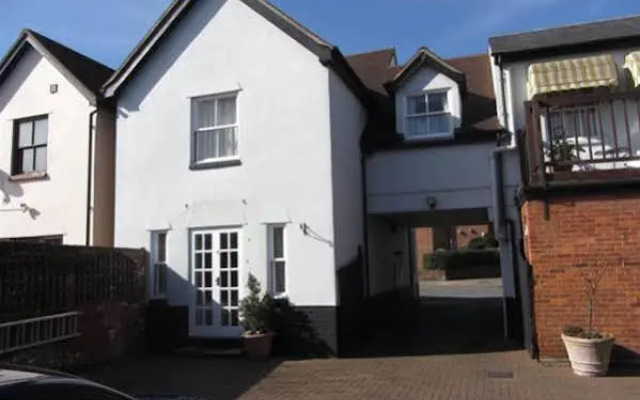 The Shipwrights Arms Hotel