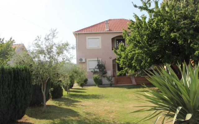 Apartman na rijeci Cijevni