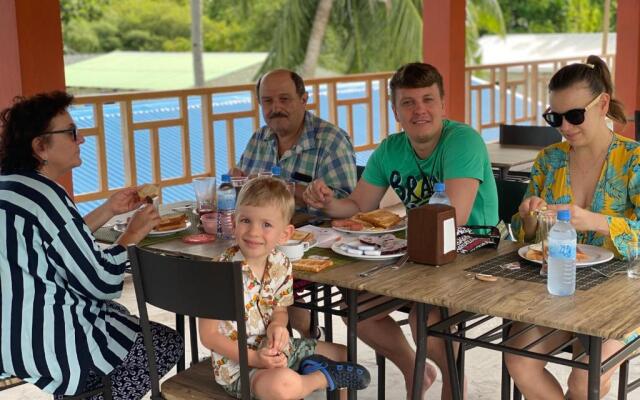 Thoddoo White Sand Inn