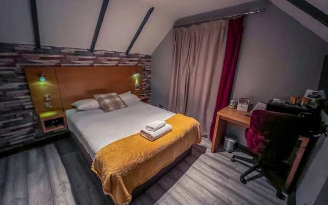 No. Twenty Hotel & Bar