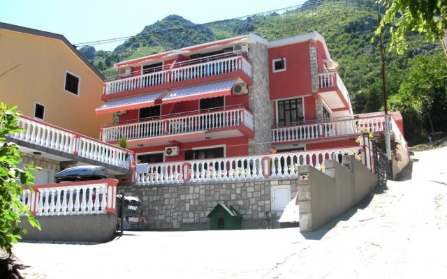 Simun Apartments