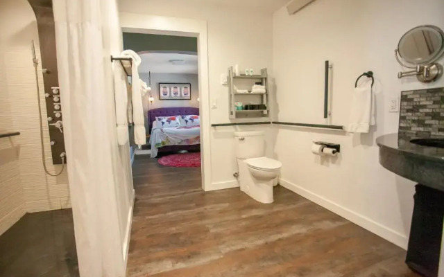 EO Bungalows – Adults Only