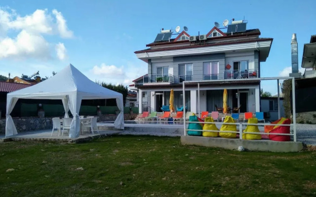 Paddys Apartments, Hisarönü