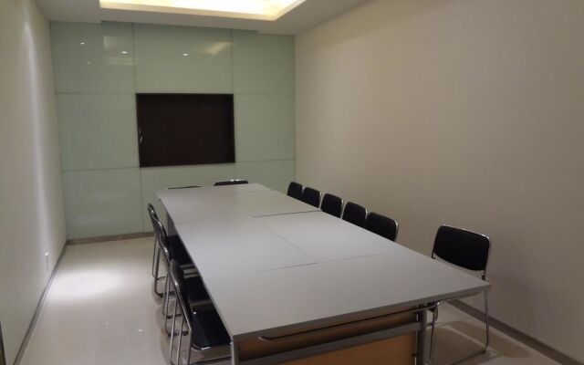 Haijin Business Hotel