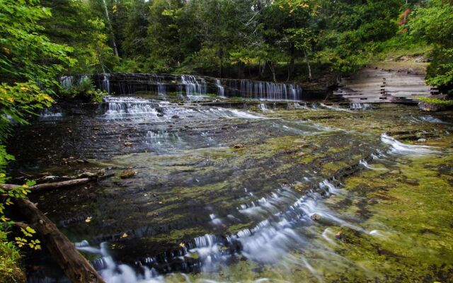 Magnuson Grand Pioneer Inn and Suites