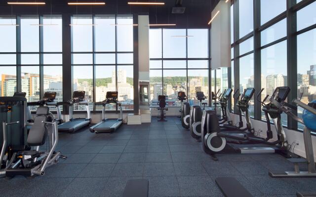 Holiday Inn Hotel & Suites Montreal Centre-ville Ouest by IHG