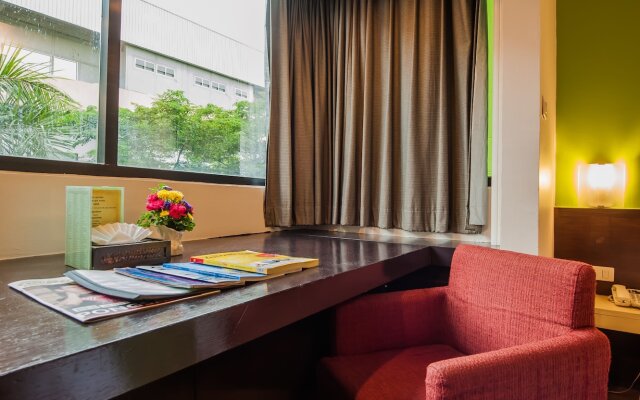 Nida Rooms Huamark Luxury Place at The Seasons Bangkok Huamark