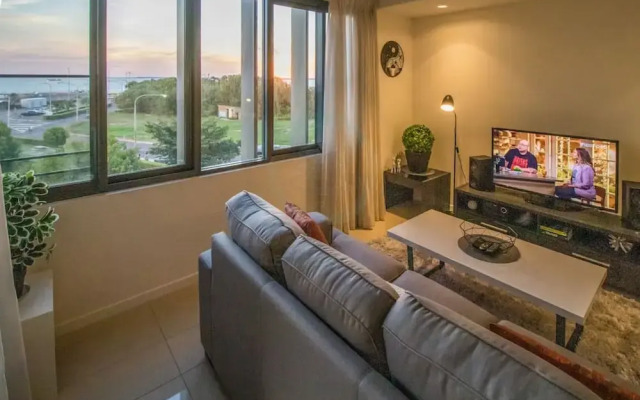 Zen by the Ocean - 1 BR Executive Apt