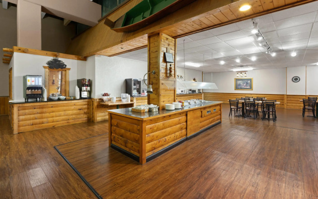 Ramada Hotel & Conference Center by Wyndham Grayling