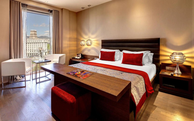 Olivia Plaza Hotel